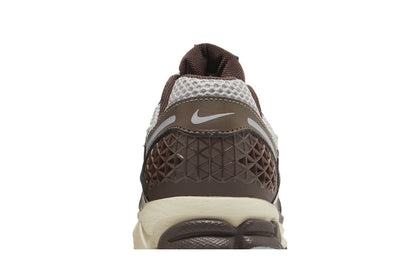 Nike Zoom Vomero 5 Earth Fossil (Women's) sneaker afbeelding 7 - stylecode FD9920-022