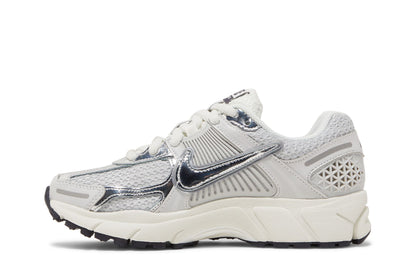 Nike Zoom Vomero 5 Photon Dust Metallic Silver (Women's) sneaker afbeelding 3 - stylecode FD0884-025