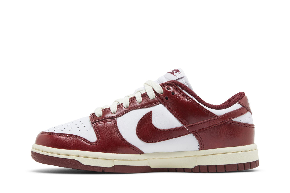 Nike Dunk Low PRM Vintage Team Red (Women's) sneaker afbeelding 3 - stylecode FJ4555-100