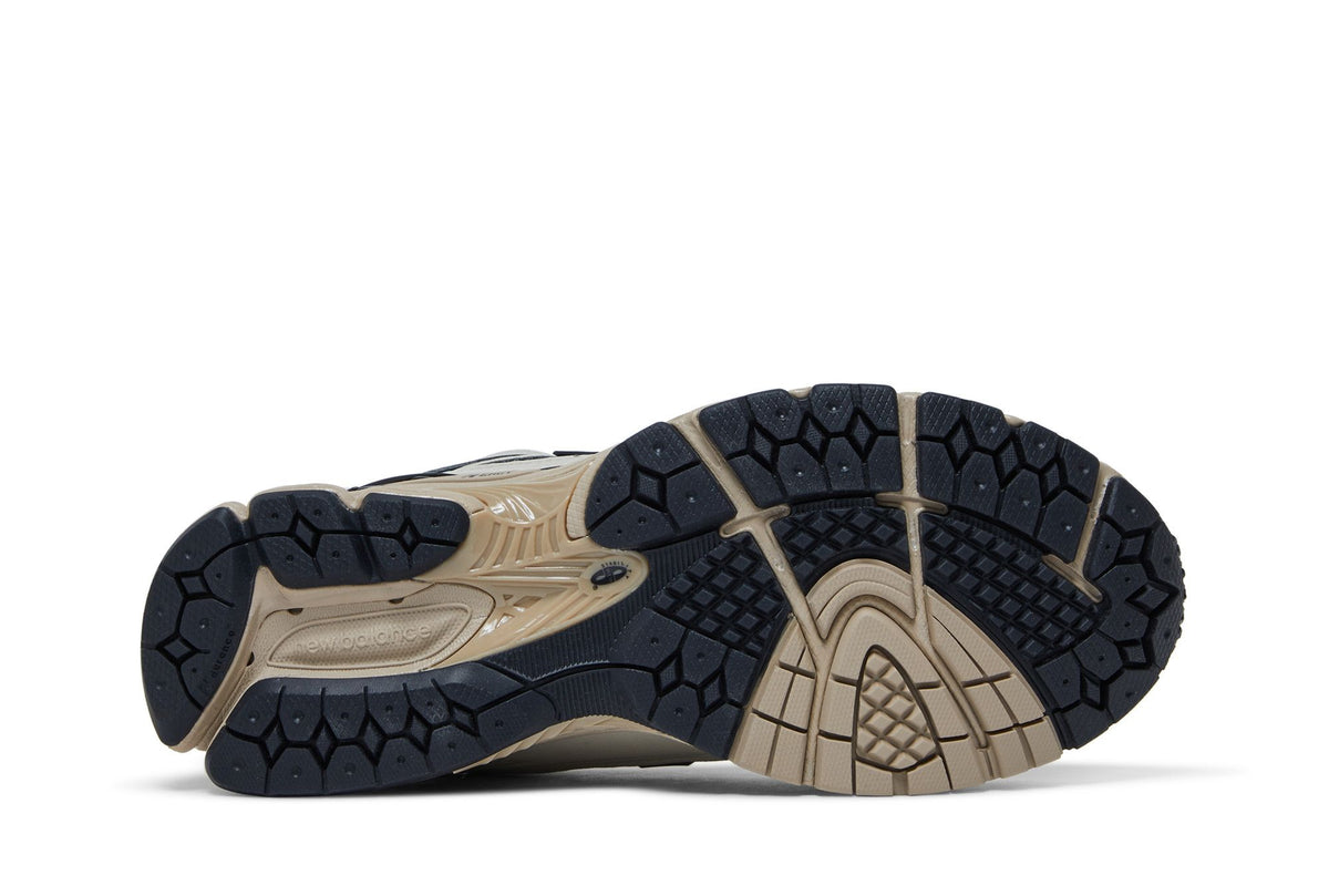 New Balance 1906R size? Exclusive Blacktop Mindful Grey sneaker afbeelding 4 - stylecode M1906RSA