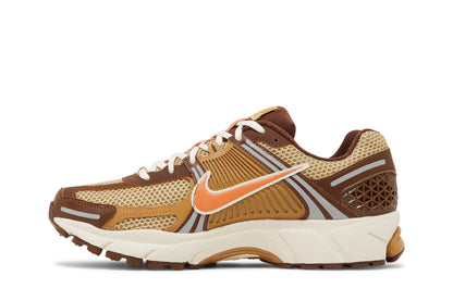 Nike Zoom Vomero 5 Wheat Grass Cacao Wow sneaker afbeelding 3 - stylecode FB9149-700
