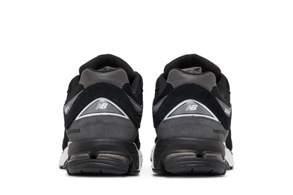 New Balance 2002R Black Dark Grey White sneaker afbeelding 6 - stylecode M2002RBM