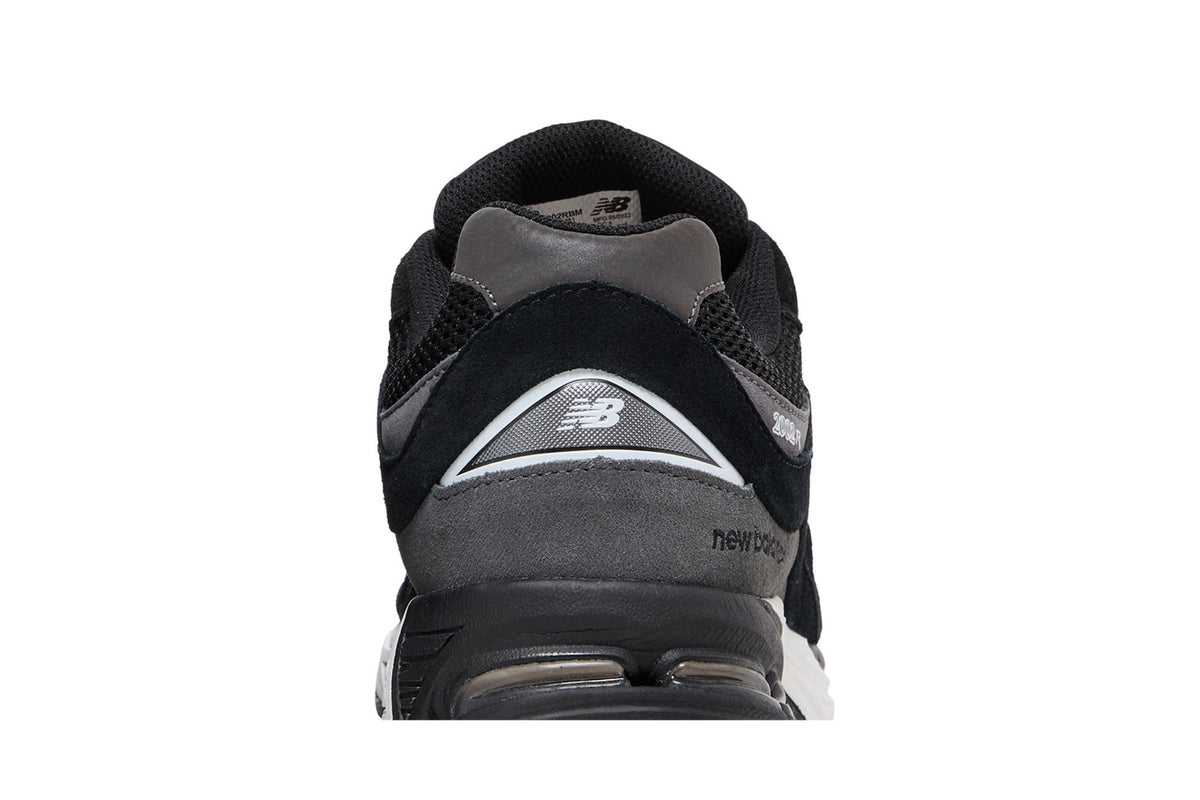 New Balance 2002R Black Dark Grey White sneaker afbeelding 7 - stylecode M2002RBM