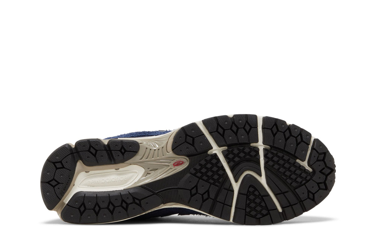 New Balance 2002R Protection Pack Navy Grey sneaker afbeelding 4 - stylecode M2002RDK