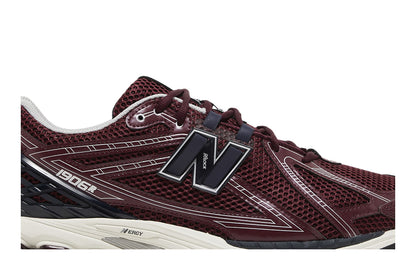 New Balance 1906R Burgundy Black sneaker afbeelding 2 - stylecode M1906RCC