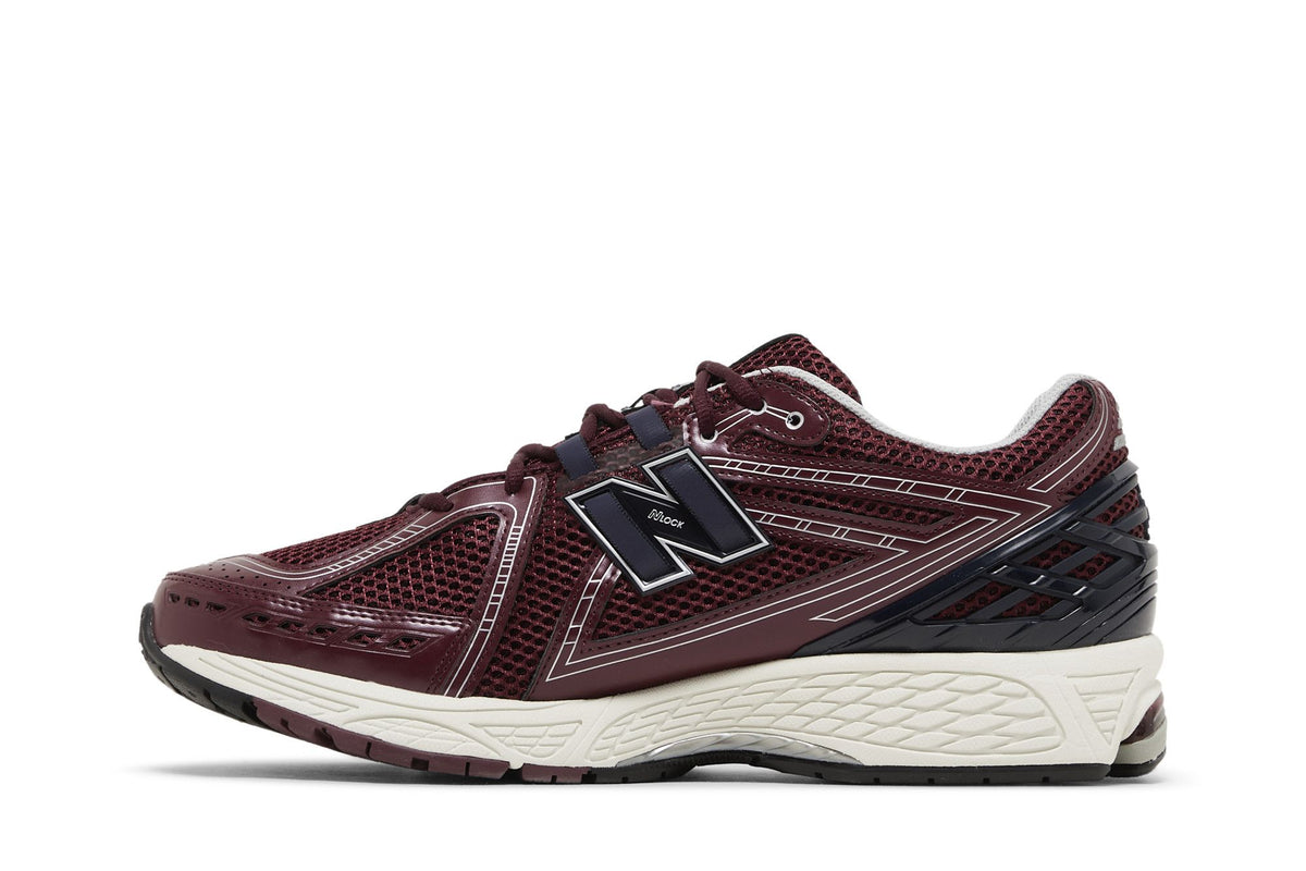 New Balance 1906R Burgundy Black sneaker afbeelding 3 - stylecode M1906RCC