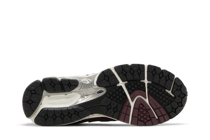 New Balance 1906R Burgundy Black sneaker afbeelding 4 - stylecode M1906RCC