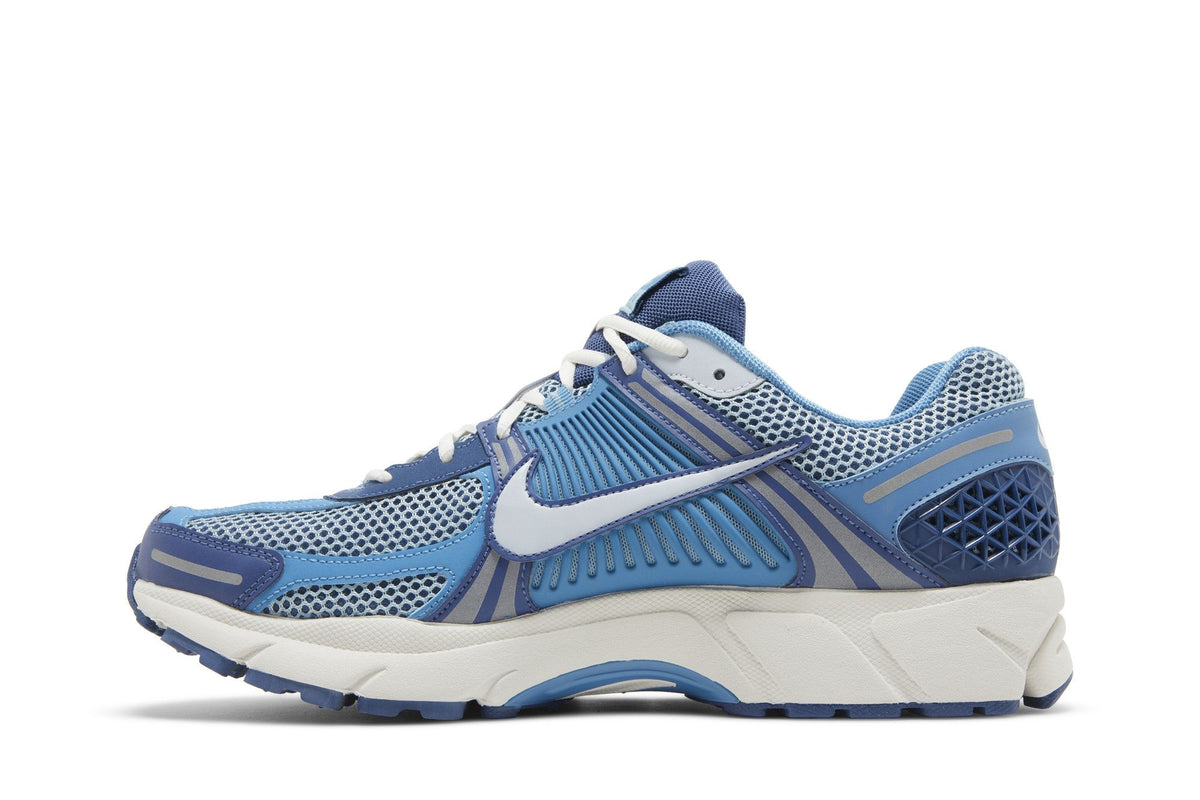 Nike Zoom Vomero 5 Mystic Navy Worn Blue sneaker afbeelding 3 - stylecode FB9149-400