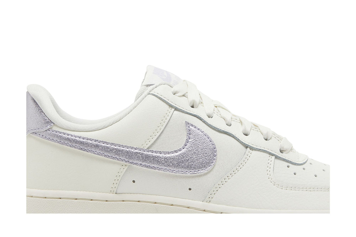 Nike Air Force 1 Low '07 Sail Oxygen Purple (Women's) sneaker afbeelding 2 - stylecode DV7470-100