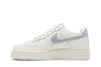 Nike Air Force 1 Low '07 Sail Oxygen Purple (Women's) sneaker afbeelding 3 - stylecode DV7470-100