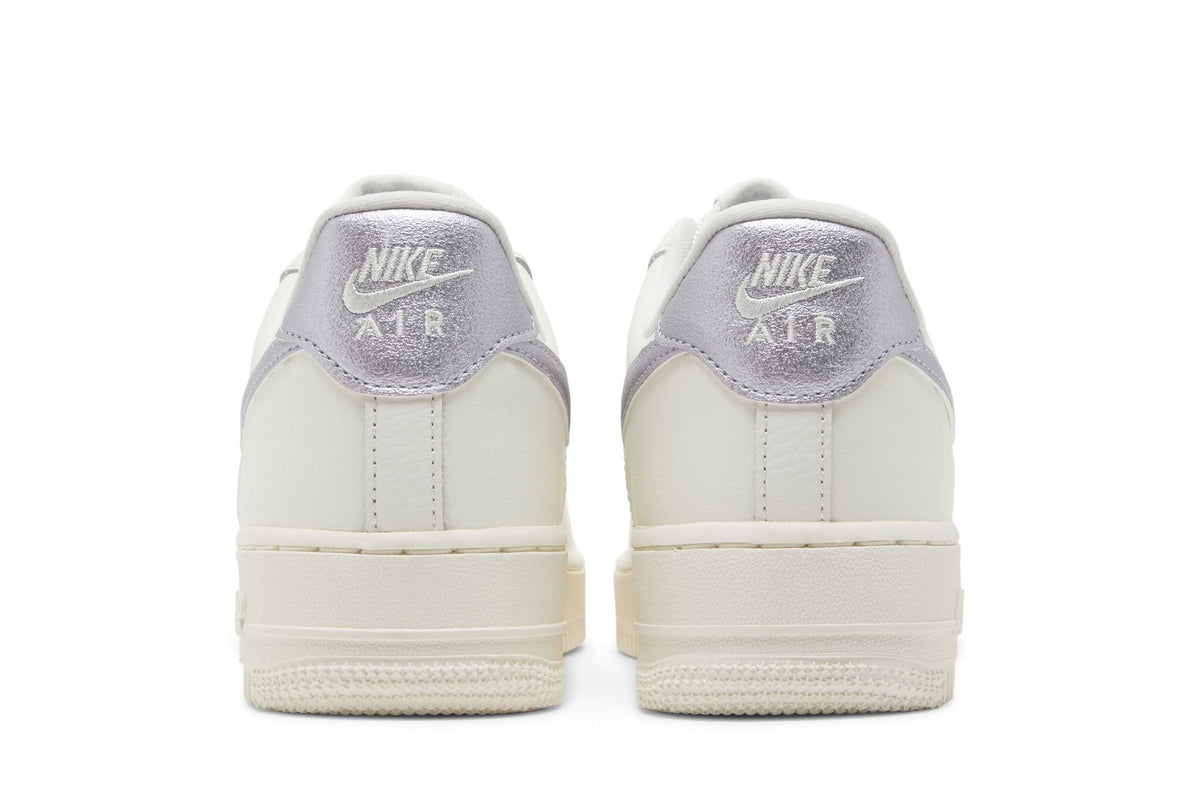 Nike Air Force 1 Low '07 Sail Oxygen Purple (Women's) sneaker afbeelding 6 - stylecode DV7470-100
