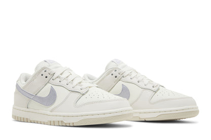 Nike Dunk Low Essential Sail Oxygen Purple (Women's) sneaker afbeelding 8 - stylecode DX5930-100