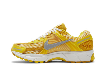 Nike Zoom Vomero 5 Yellow Ochre sneaker afbeelding 3 - stylecode FJ4453-765