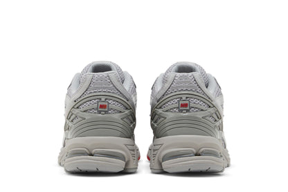 New Balance 1906R Grey Deep Red sneaker afbeelding 6 - stylecode M1906RJC