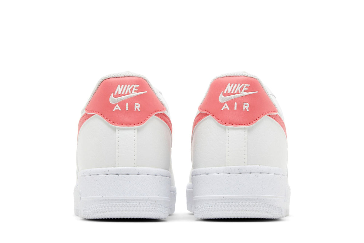 Nike Air Force 1 Low '07 Next Nature Summit White Sea Coral (Women's) sneaker afbeelding 6 - stylecode DV3808-100