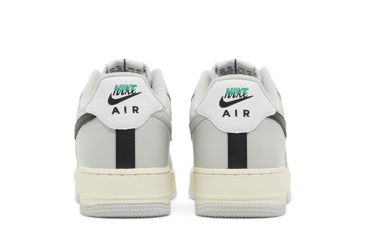 Nike Air Force 1 Low '07 LV8 Split Light Silver sneaker afbeelding 6 - stylecode DZ2522-001