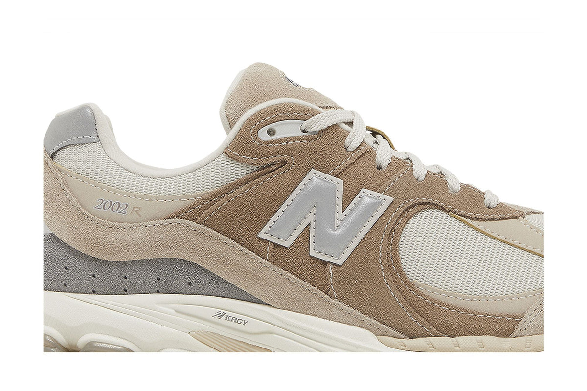 New Balance 2002R Driftwood Sandstone sneaker afbeelding 2 - stylecode M2002RSI