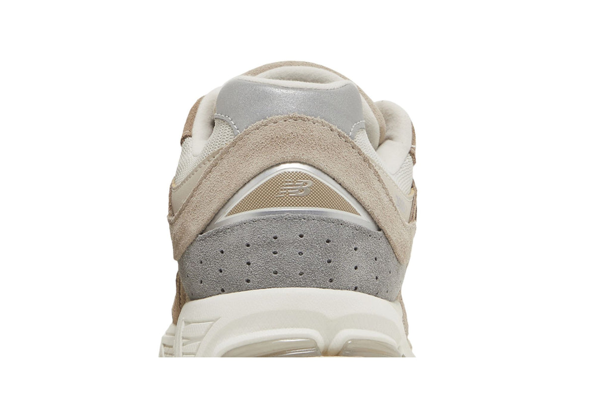 New Balance 2002R Driftwood Sandstone sneaker afbeelding 7 - stylecode M2002RSI