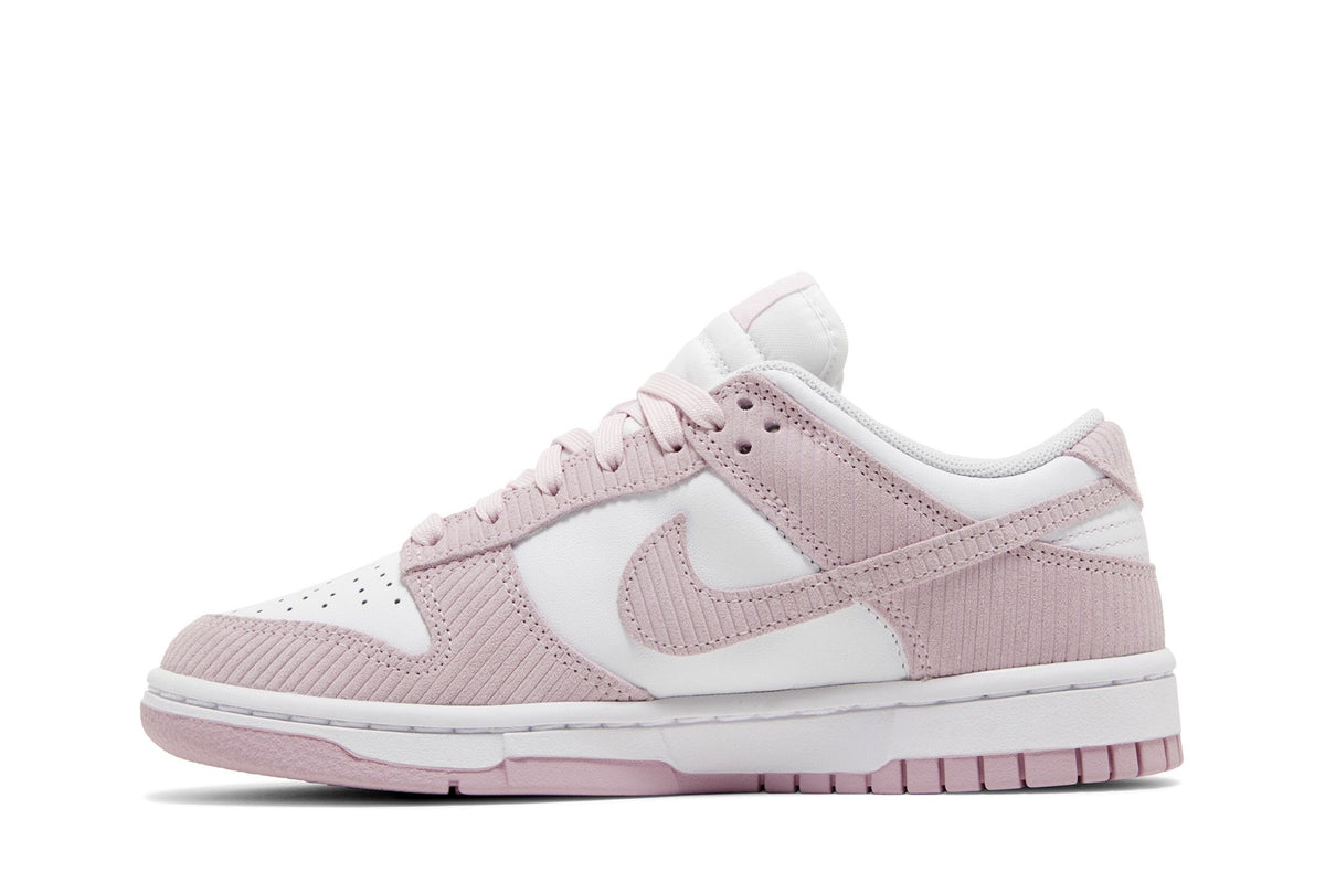 Nike Dunk Low Pink Corduroy (Women's) sneaker afbeelding 3 - stylecode FN7167-100