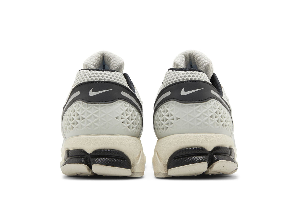 Nike Zoom Vomero 5 Supersonic Light Bone Black sneaker afbeelding 6 - stylecode FN7649-110