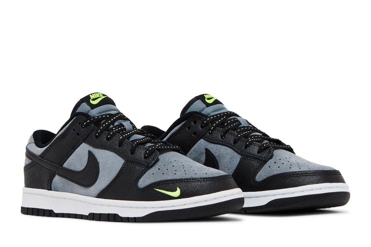 Nike Dunk Low Black Cool Grey Volt Mini Swoosh sneaker afbeelding 8 - stylecode FQ2205-001