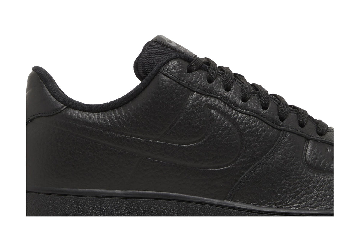 Nike Air Force 1 Low '07 Pro-Tech Waterproof Triple Black sneaker afbeelding 2 - stylecode FB8875-001