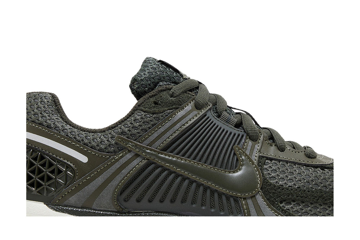 Nike Zoom Vomero 5 Sequoia (Women's) sneaker afbeelding 2 - stylecode FQ8898-325
