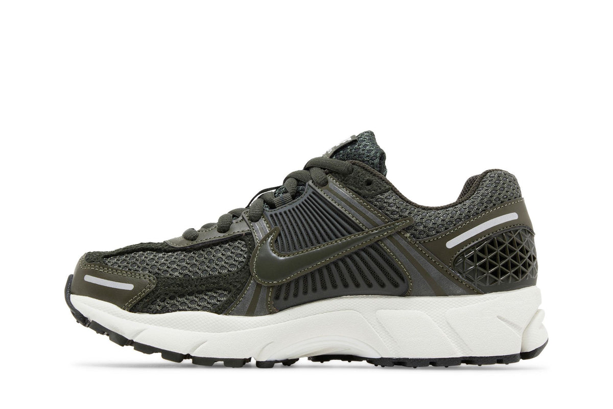 Nike Zoom Vomero 5 Sequoia (Women's) sneaker afbeelding 3 - stylecode FQ8898-325