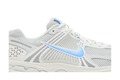 Nike Zoom Vomero 5 Photon Dust University Blue sneaker afbeelding 2 - stylecode FB9149-100