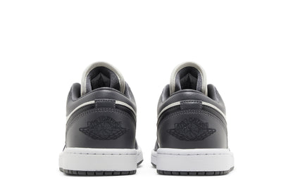 Jordan 1 Low Dark Grey (Women's) sneaker afbeelding 6 - stylecode DC0774-102