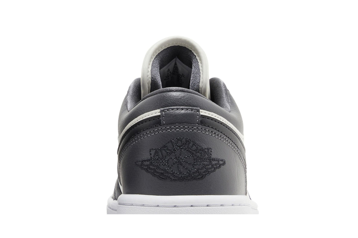 Jordan 1 Low Dark Grey (Women's) sneaker afbeelding 7 - stylecode DC0774-102