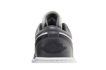 Jordan 1 Low Dark Grey (Women's) sneaker afbeelding 7 - stylecode DC0774-102