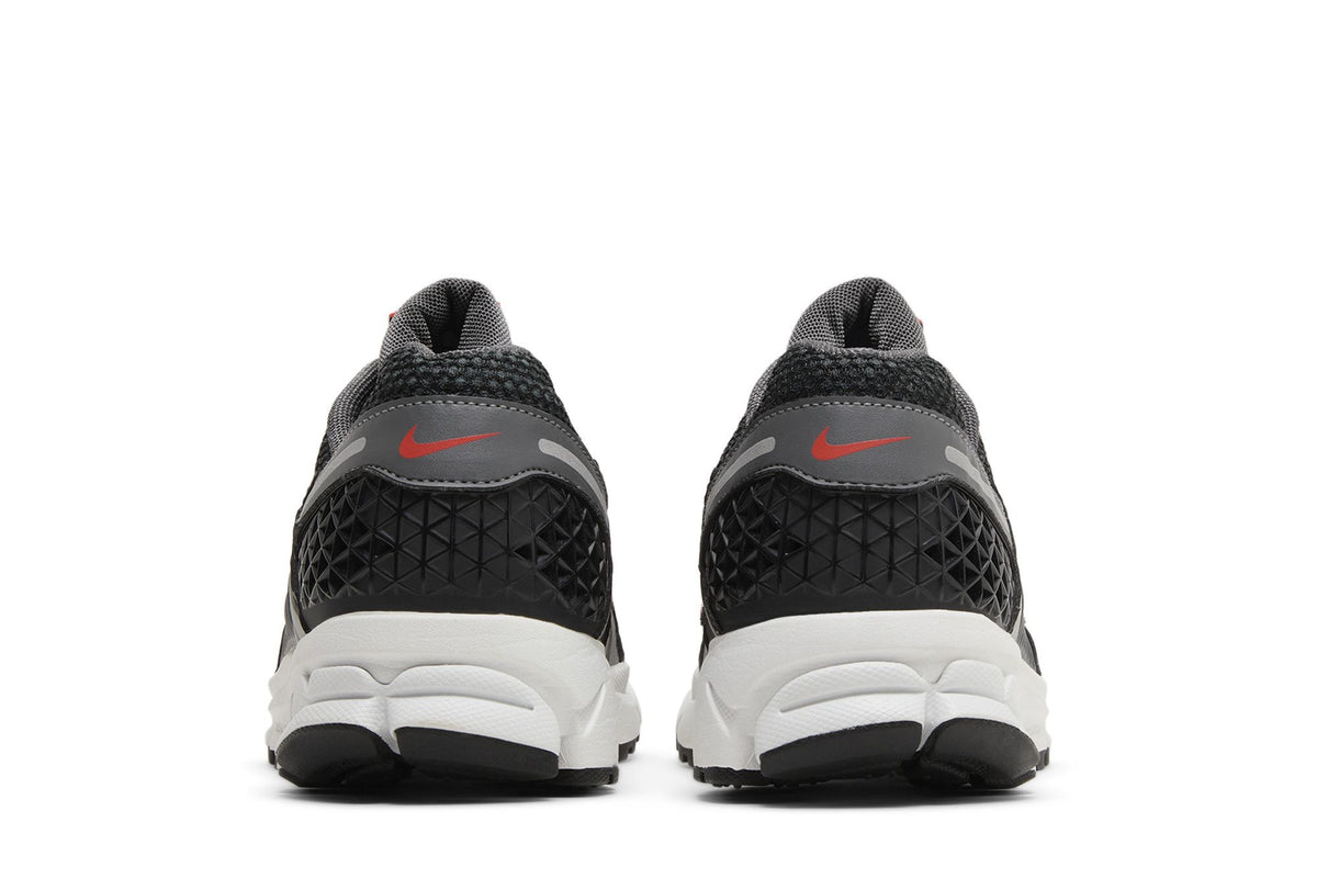 Nike Zoom Vomero 5 Black Picante Red sneaker afbeelding 6 - stylecode FB9149-001