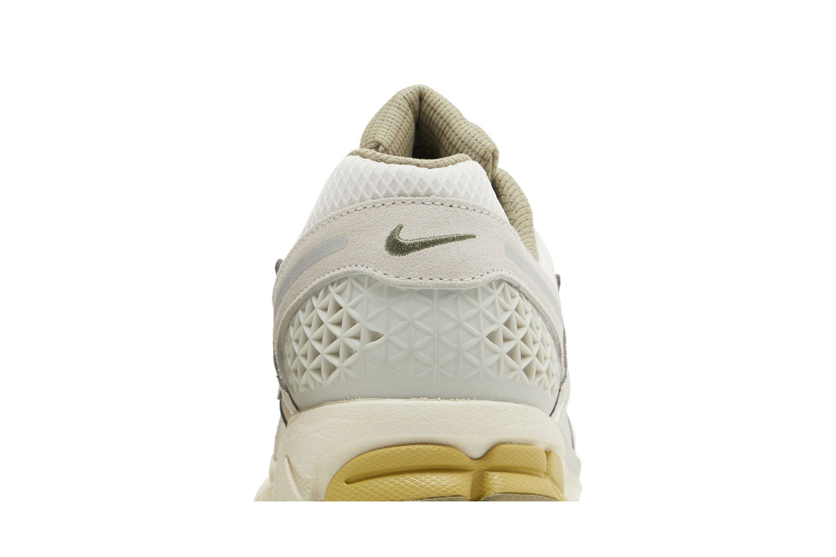 Nike Zoom Vomero 5 SP Light Bone Neutral Olive sneaker afbeelding 7 - stylecode FV0397-001