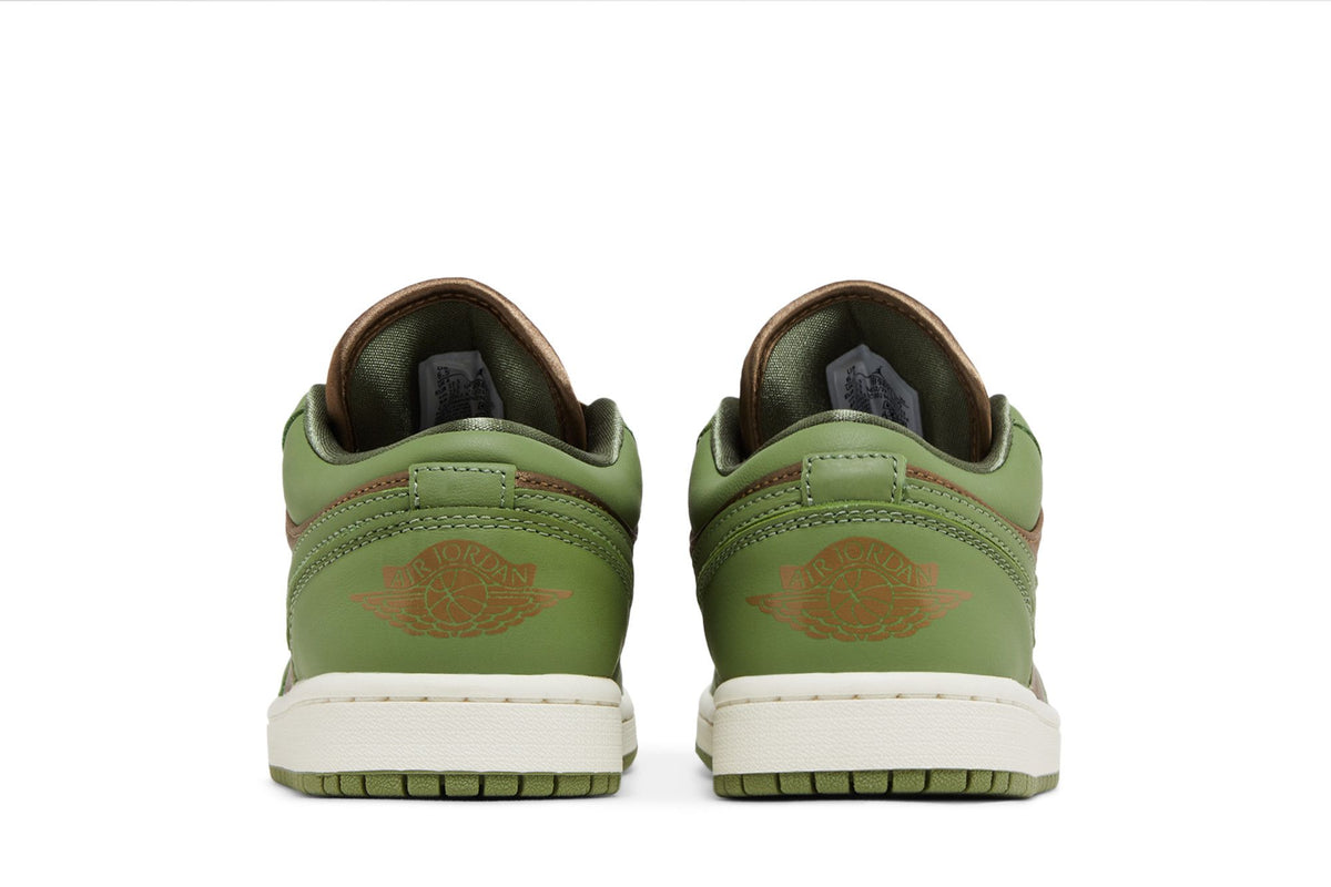 Jordan 1 Low SE Brown Kelp Sky J Light Olive (Women's) sneaker afbeelding 6 - stylecode FB9893-300
