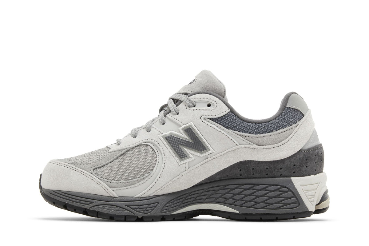 New Balance 2002R Raincloud Concrete sneaker afbeelding 3 - stylecode M2002RRW