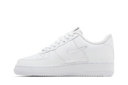 Nike Air Force 1 Low '07 SE Just Do It Triple White (Women's) sneaker afbeelding 3 - stylecode FB8251-100