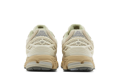 New Balance 1906R AURALEE Bone White sneaker afbeelding 6 - stylecode M1906RAU