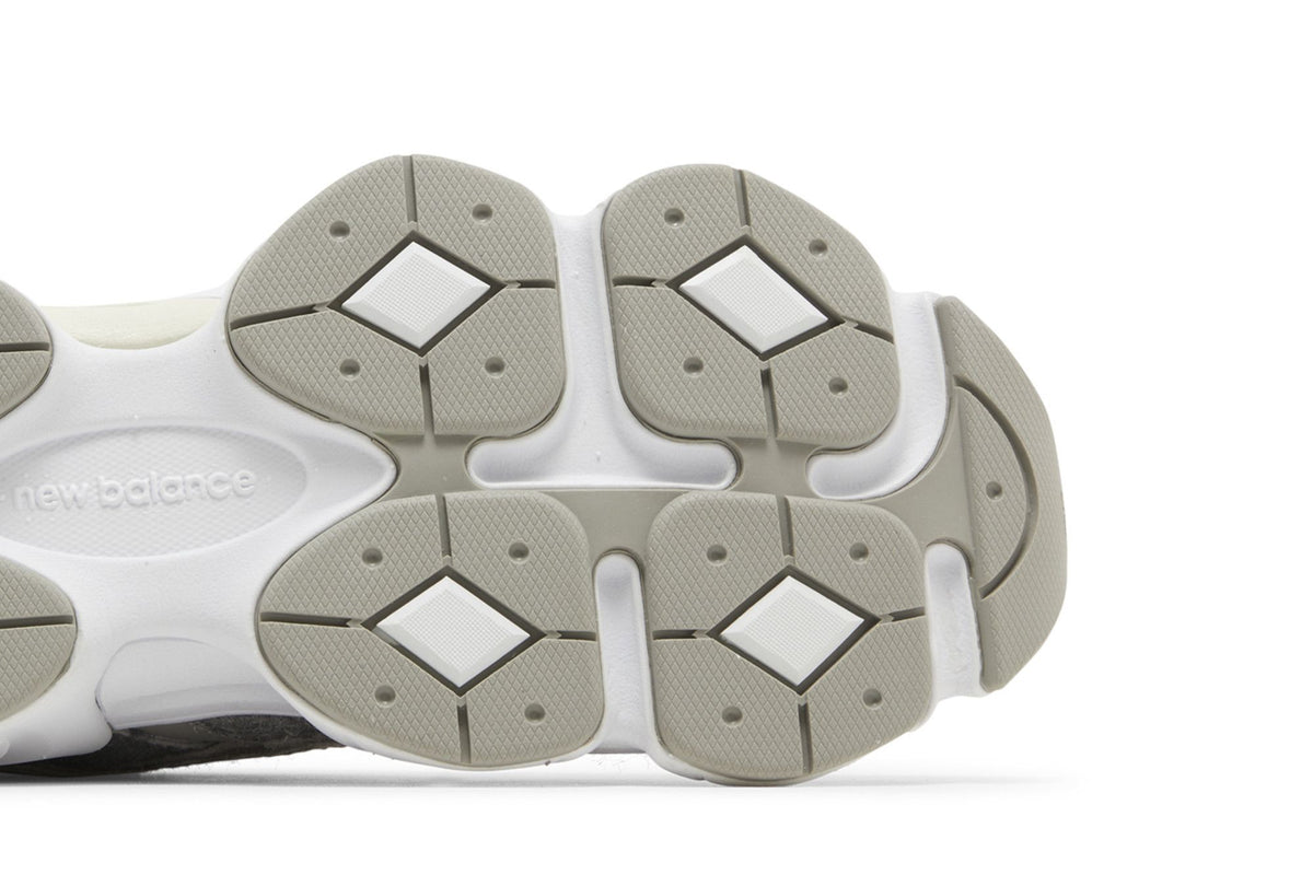 New Balance 9060 Grey White sneaker afbeelding 5 - stylecode U9060YGA
