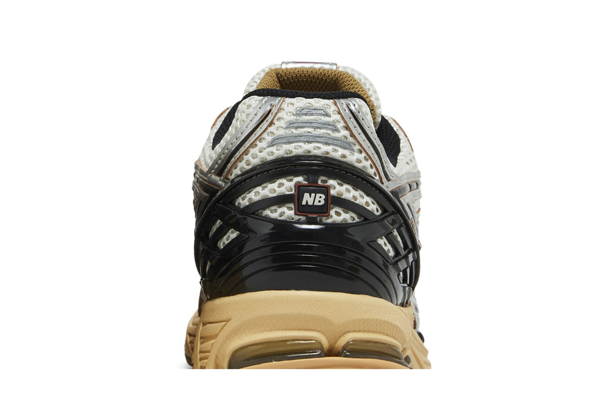 New Balance 1906R Vintage Metallic Silver sneaker afbeelding 7 - stylecode M1906RAV