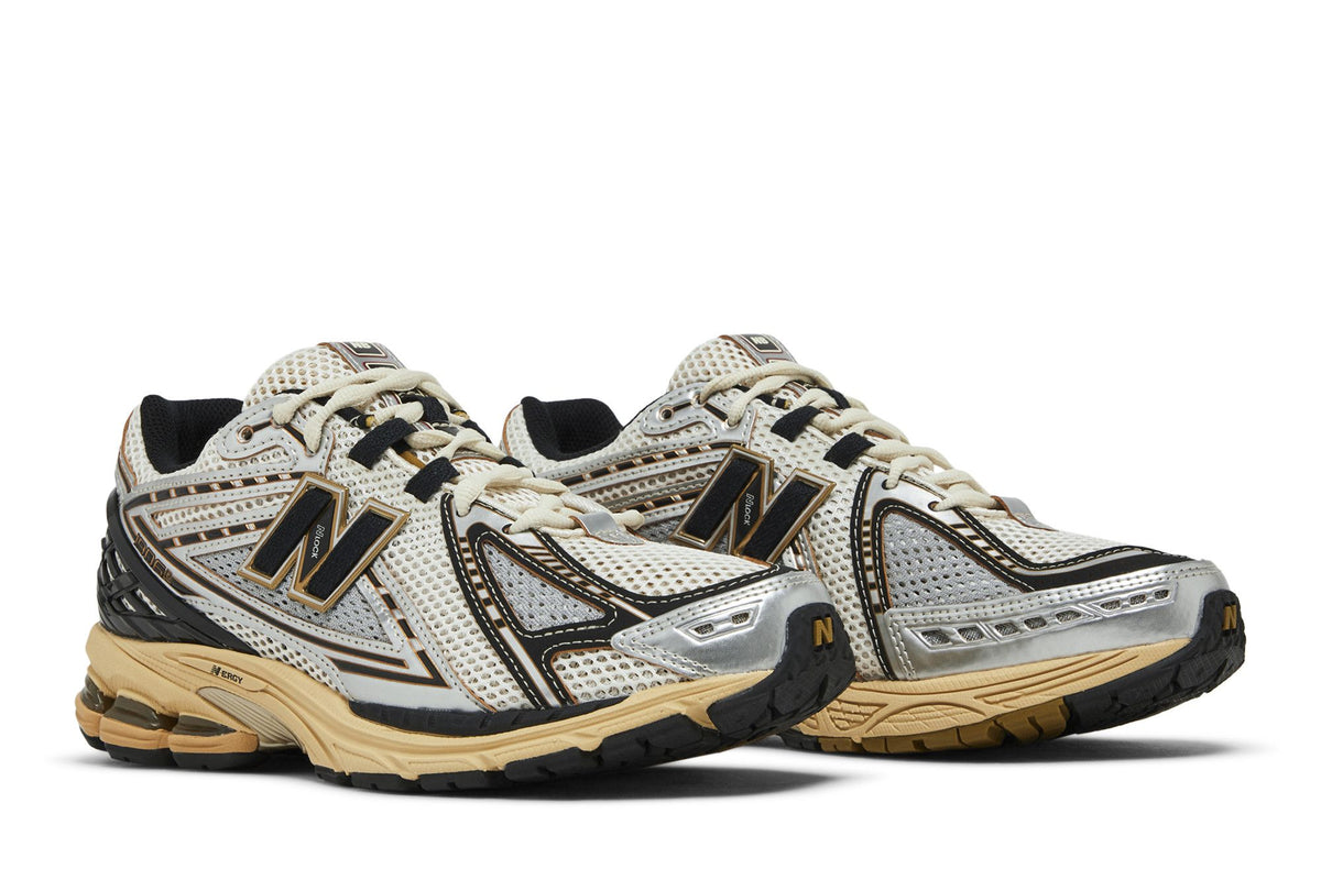 New Balance 1906R Vintage Metallic Silver sneaker afbeelding 8 - stylecode M1906RAV