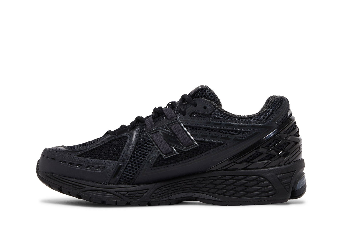 New Balance 1906R Comme des Garcons Homme Black sneaker afbeelding 3 - stylecode M1906RCM