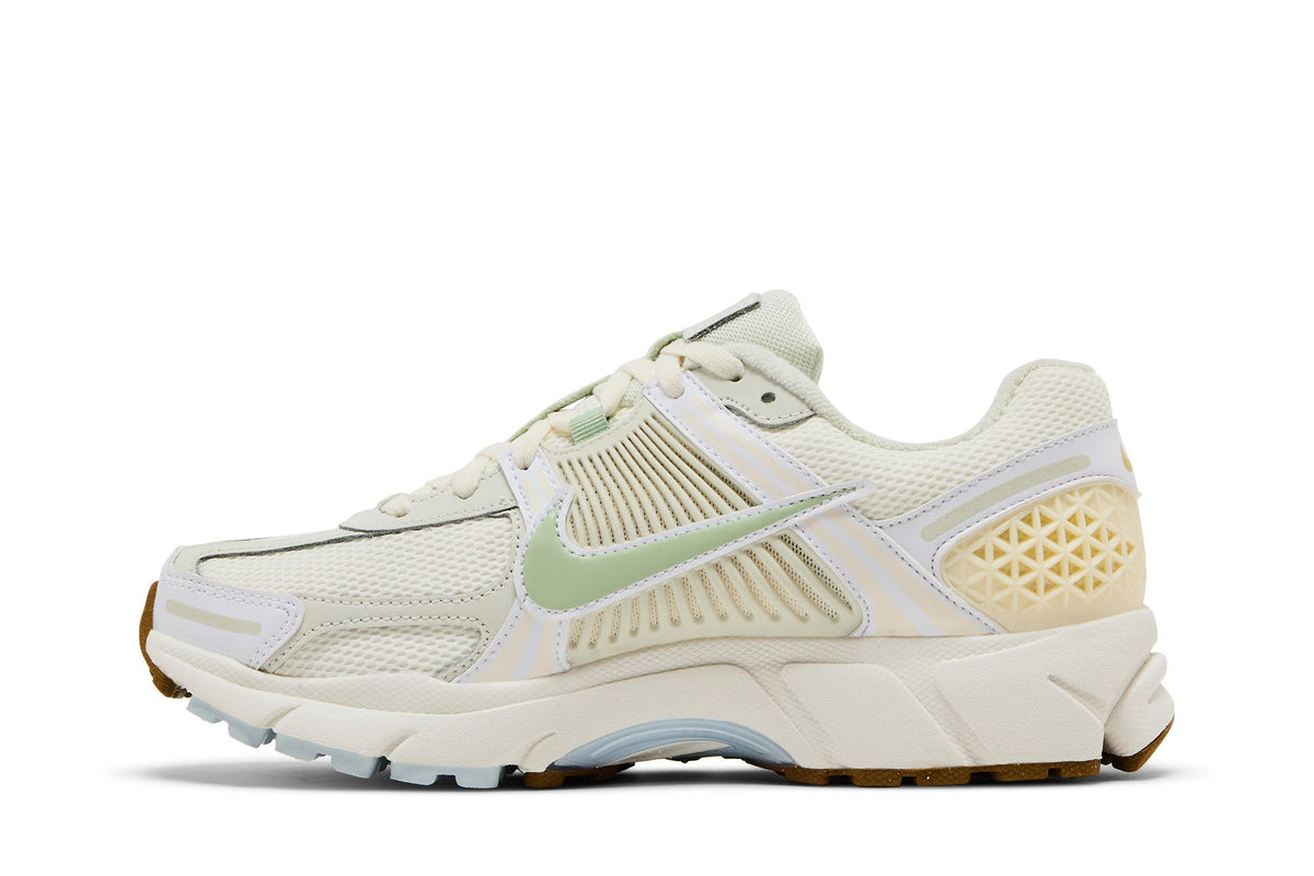Nike Zoom Vomero 5 Sail Buff Gold (Women's) sneaker afbeelding 3 - stylecode FV3638-171
