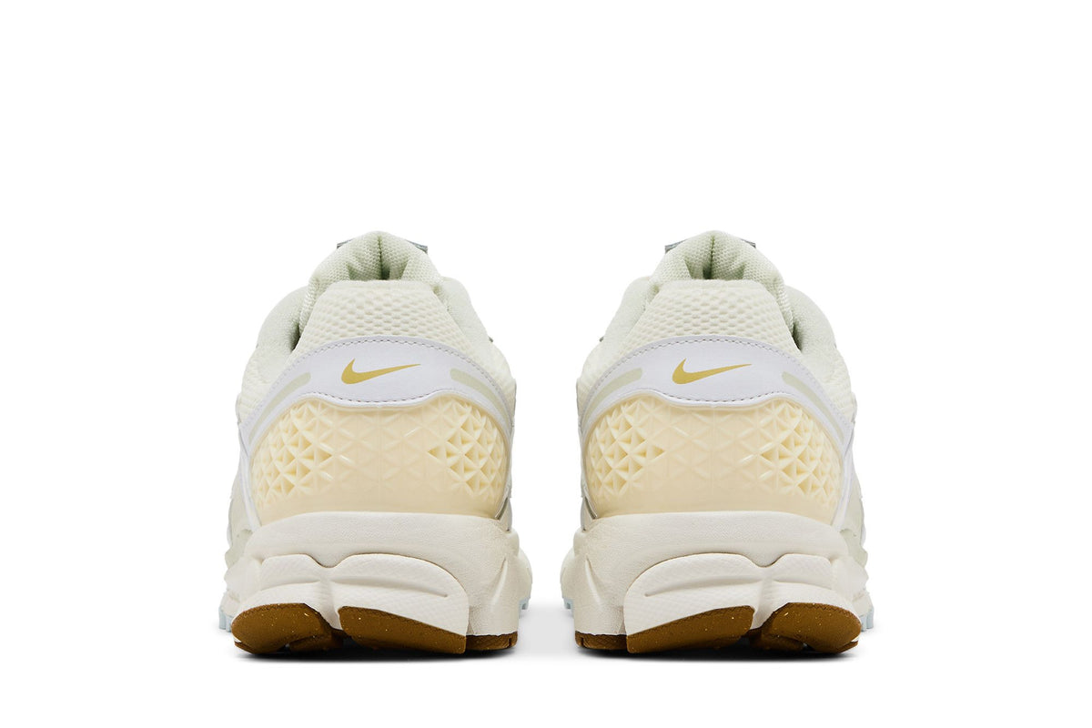 Nike Zoom Vomero 5 Sail Buff Gold (Women's) sneaker afbeelding 6 - stylecode FV3638-171