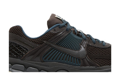 Nike Zoom Vomero 5 PRM Velvet Brown Medium Ash sneaker afbeelding 2 - stylecode FQ8174-237