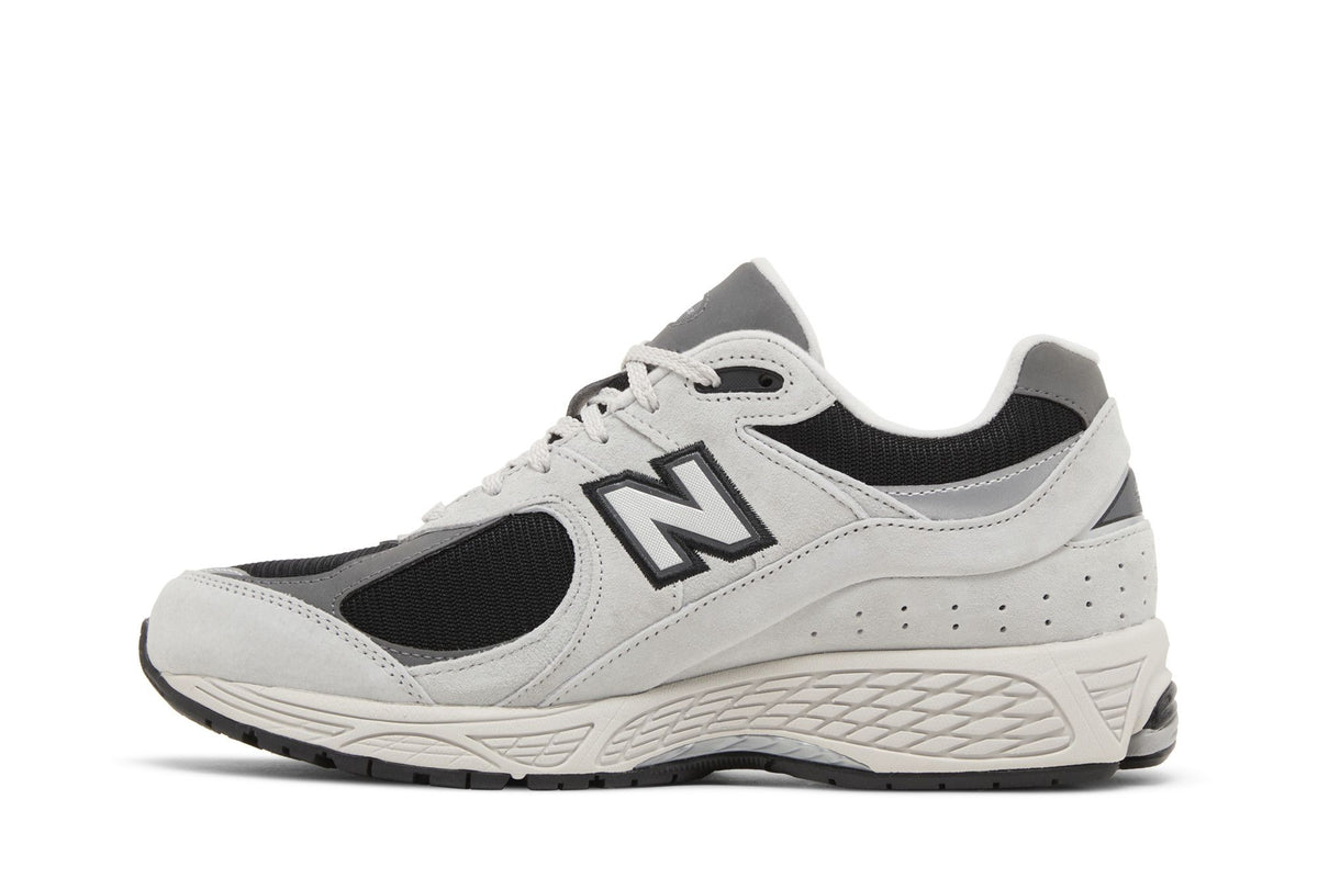 New Balance 2002R Grey Black sneaker afbeelding 3 - stylecode M2002RFH