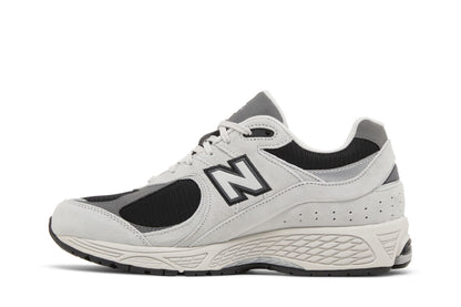 New Balance 2002R Grey Black sneaker afbeelding 3 - stylecode M2002RFH