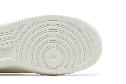 Nike Air Force 1 Low '07 SE Coconut Milk Chlorophyll (Women's) sneaker afbeelding 5 - stylecode DV3808-102