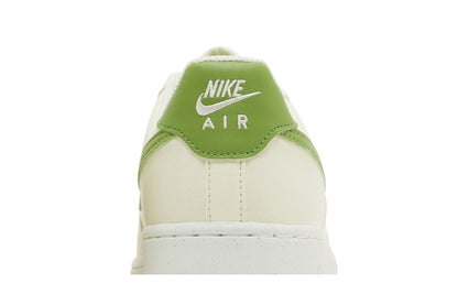 Nike Air Force 1 Low '07 SE Coconut Milk Chlorophyll (Women's) sneaker afbeelding 7 - stylecode DV3808-102