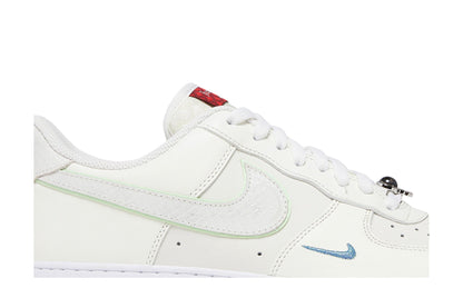 Nike Air Force 1 Low '07 Year of the Dragon (2024) sneaker afbeelding 2 - stylecode FZ5052-131